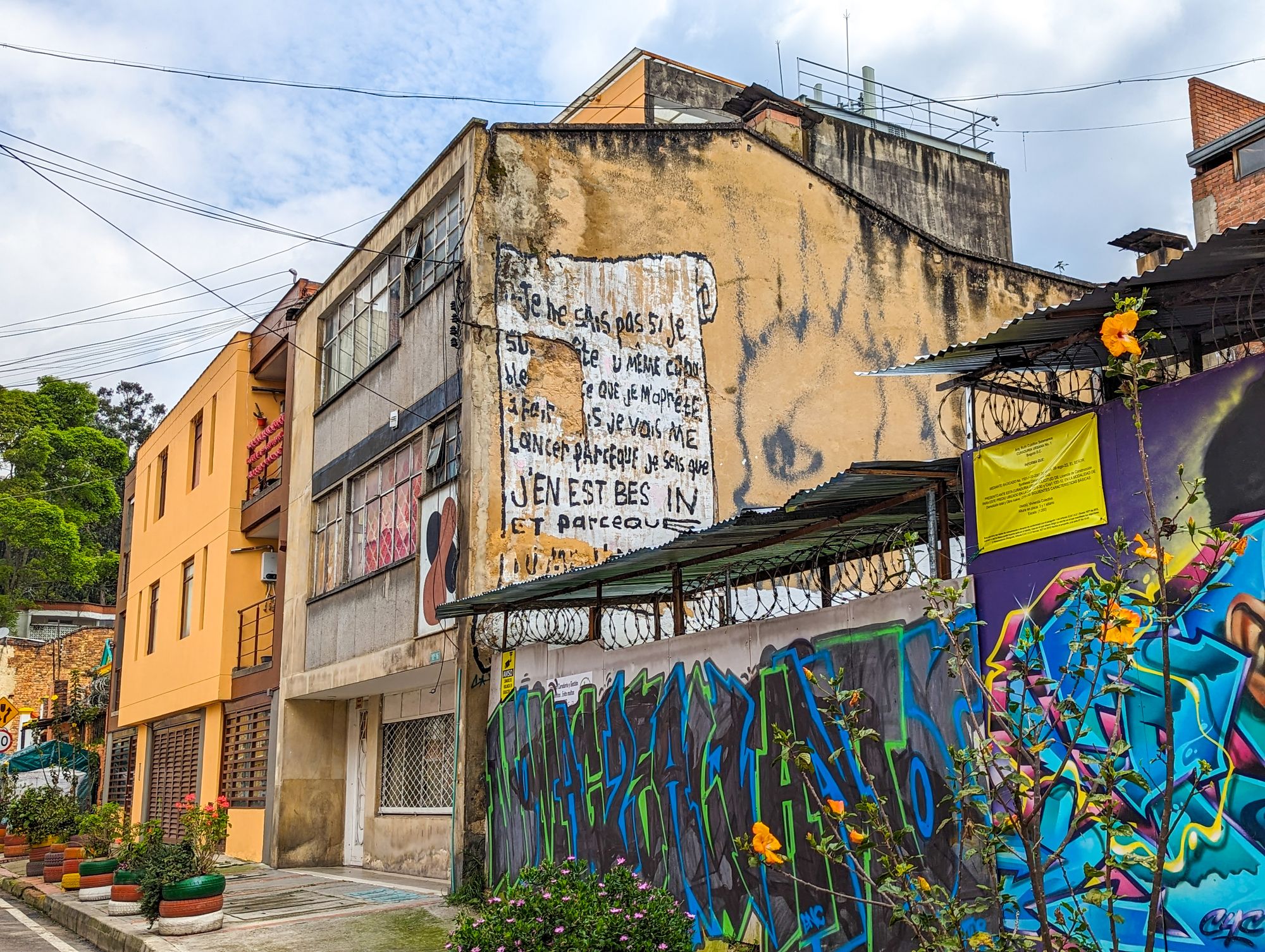 Fresque street art avec un message en français