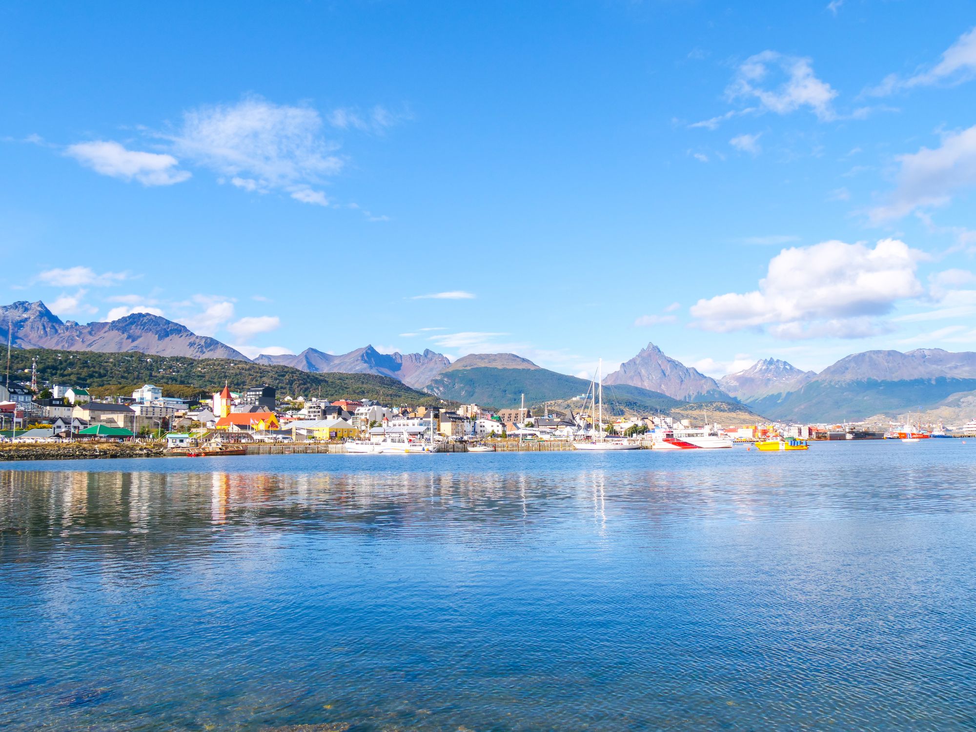 Ushuaïa et ses montagnes en fond