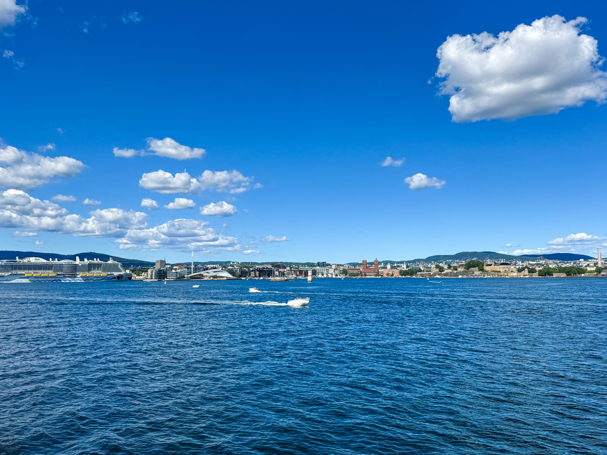 Panorama sur Oslo depuis l'une des navettes menant aux îles de l'Oslofjord