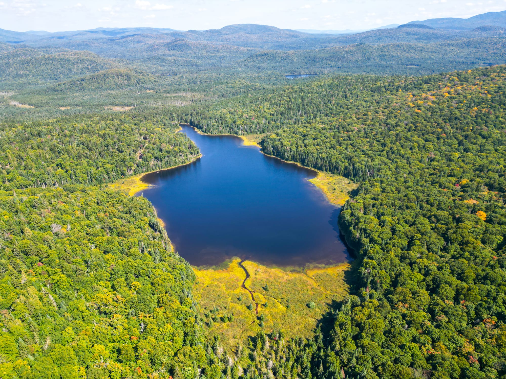Vue aérienne du parc national du Mont-Tremblant au Québec