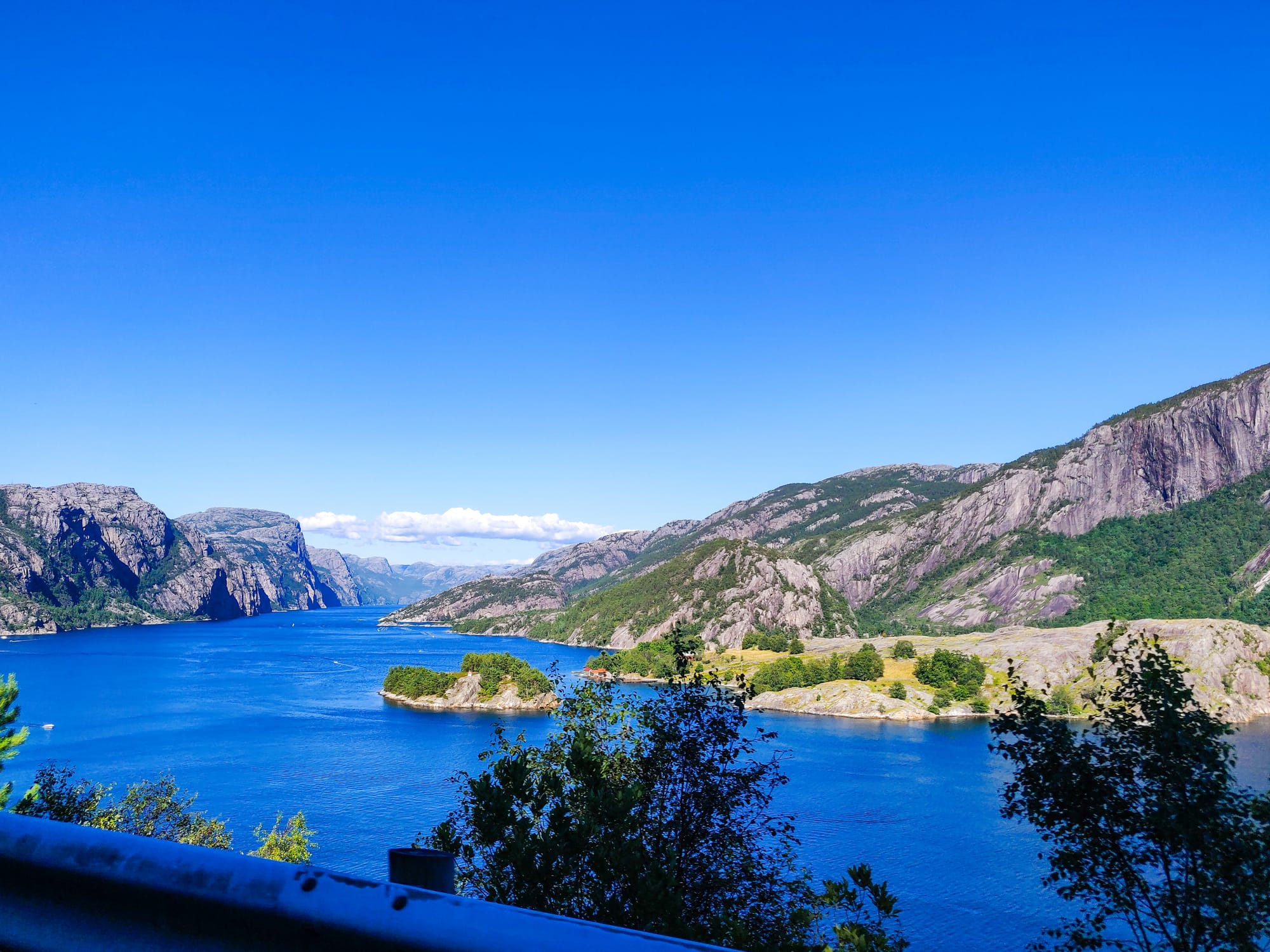 Vue sur le Lysefjord depuis la route