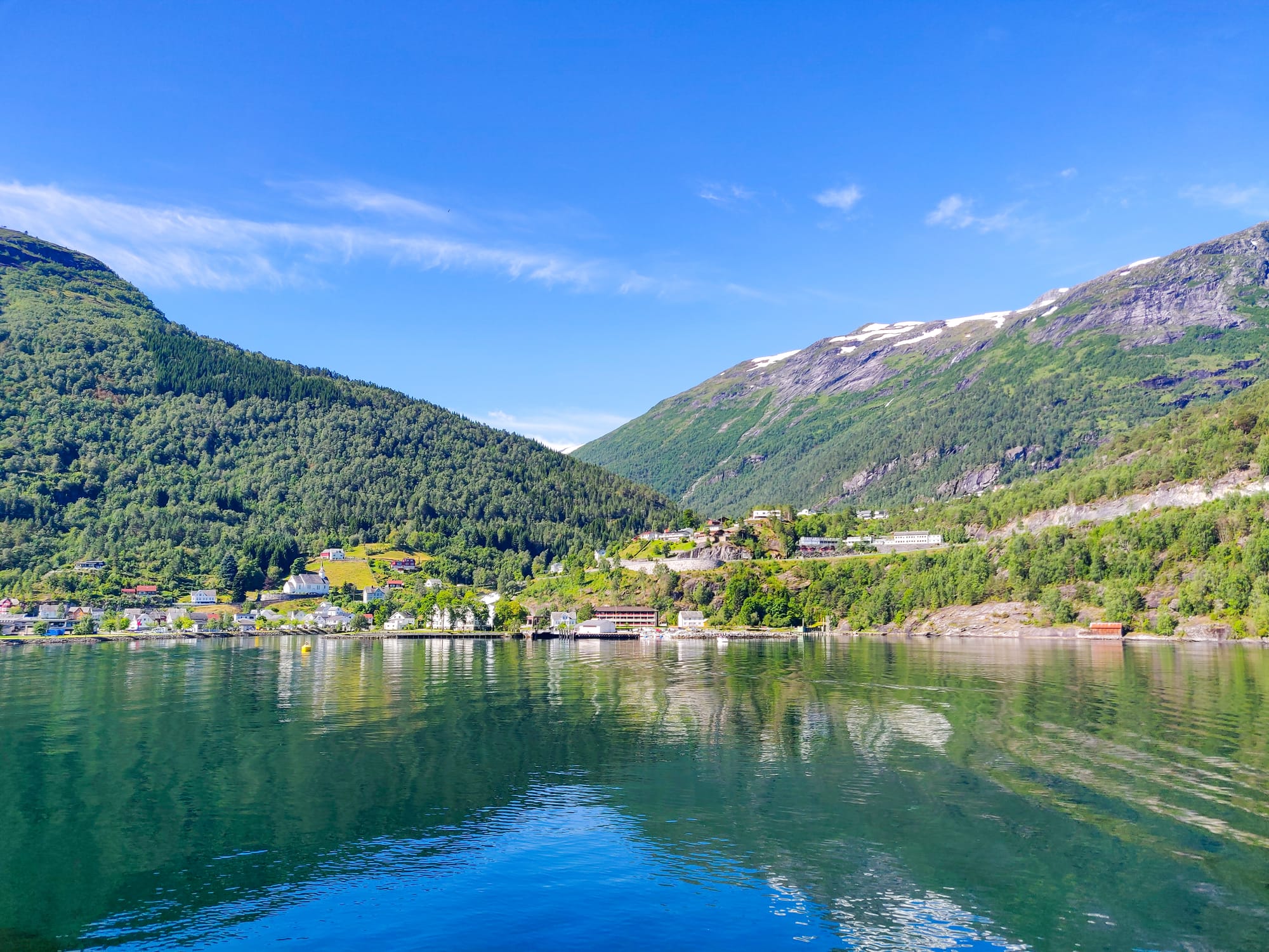 Village au bord du Geirangerfjord